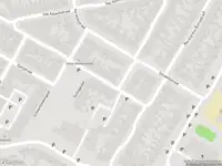 Brandweer met gepaste spoed naar de Spoorstraat in Leeuwarden vanwege afgaan rookmelder