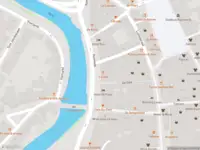 Ambulance met grote spoed naar de Roerkade in Roermond