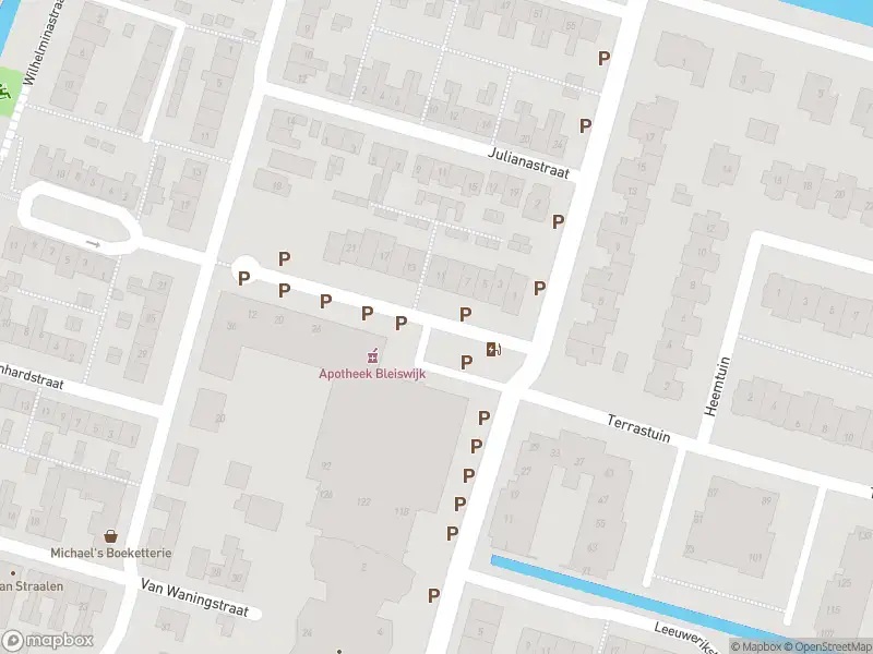 Ambulance met grote spoed naar de Oranjetuin in Bleiswijk
