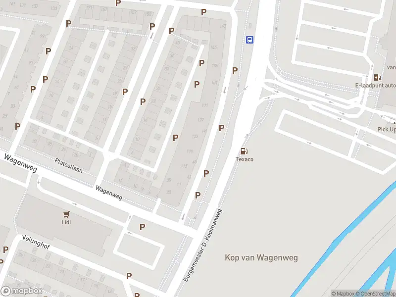 Ambulance met grote spoed naar de Lambertus Huisengastraat in Purmerend