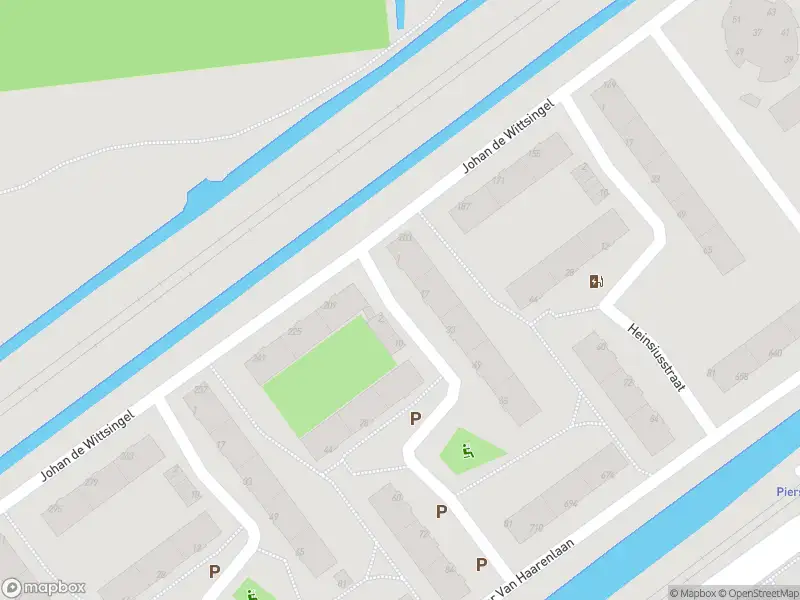 Brandweer met gepaste spoed naar de Schietbaanstraat in Schiedam vanwege stormschade