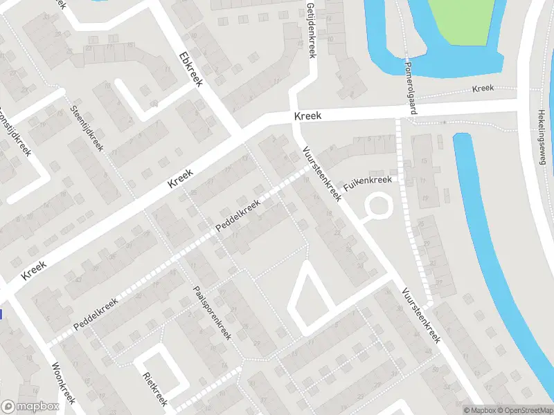 Ambulance met gepaste spoed naar de Peddelkreek in Spijkenisse