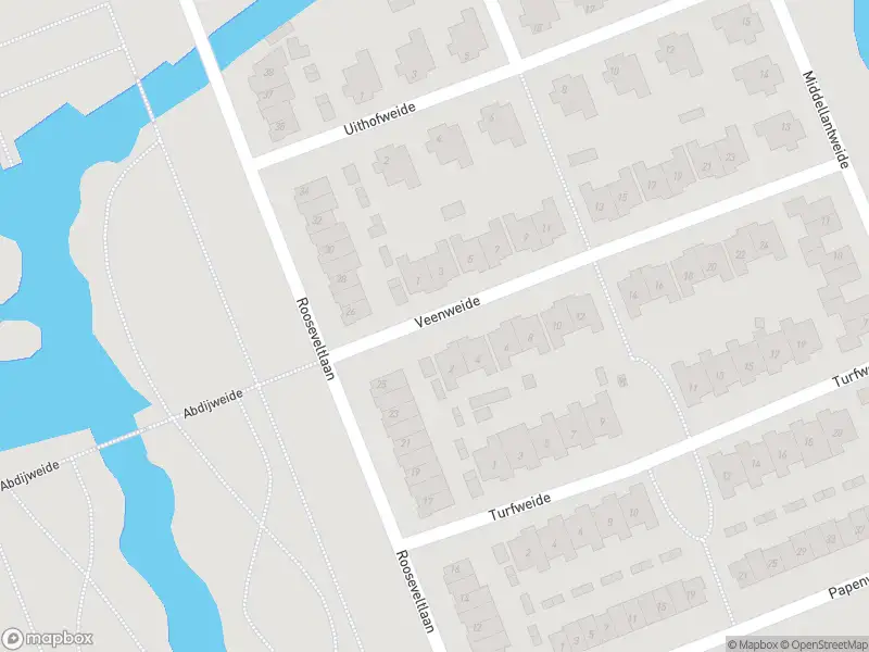 Ambulance met grote spoed naar de Veenweide in Hellevoetsluis