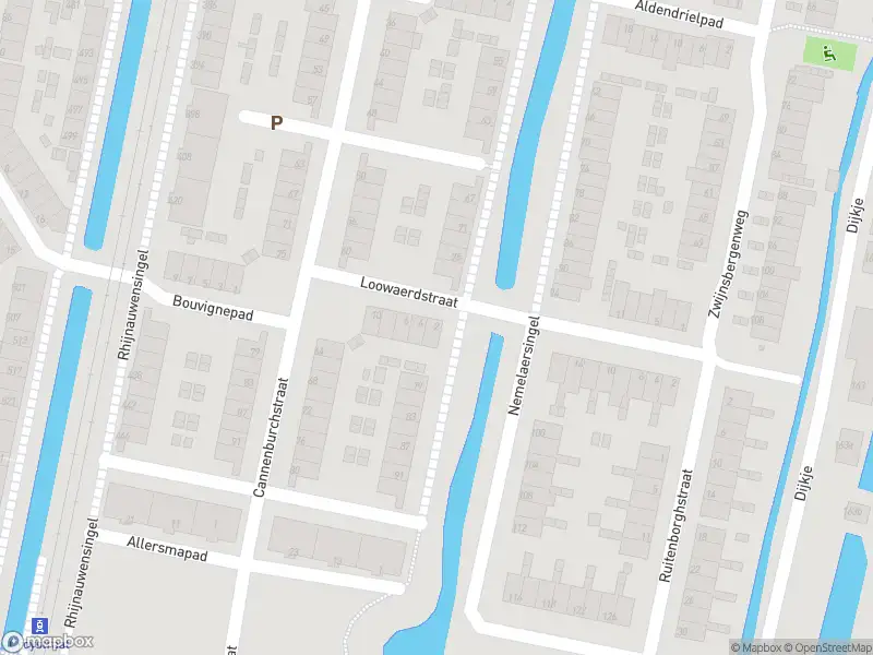 Ambulance met grote spoed naar de Loowaerdstraat in Rotterdam