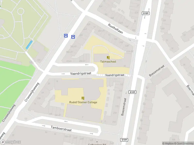 Ambulance met grote spoed naar de Vaandrigstraat in Rotterdam