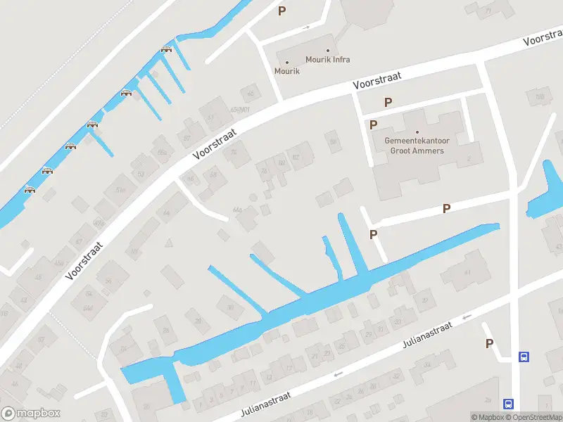 Ambulance met grote spoed naar de Voorstraat in Groot-Ammers