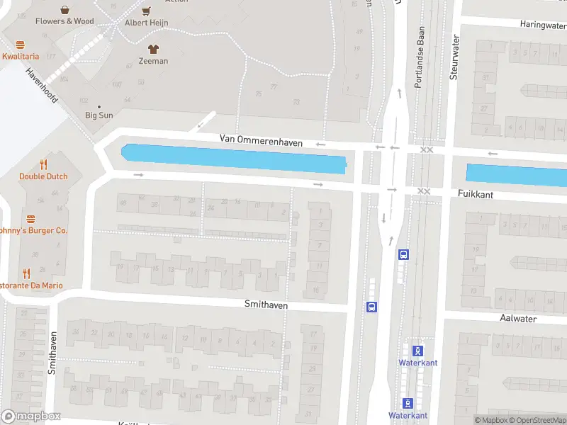 Ambulance met grote spoed naar de Van Ommerenhaven in Barendrecht