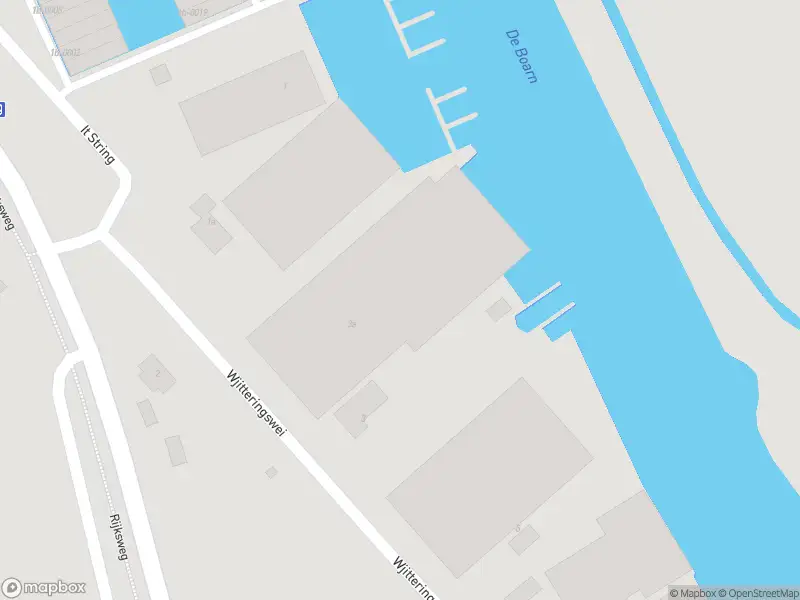 Brandweer met gepaste spoed naar de Wjitteringswei in Jirnsum vanwege gebouwbrand