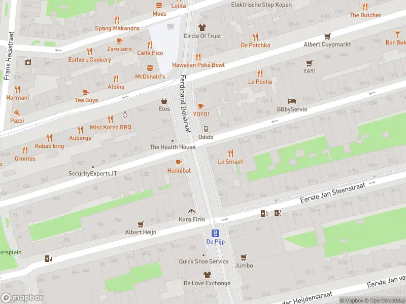 Ambulance met grote spoed naar de Trompenburgstraat in Amsterdam