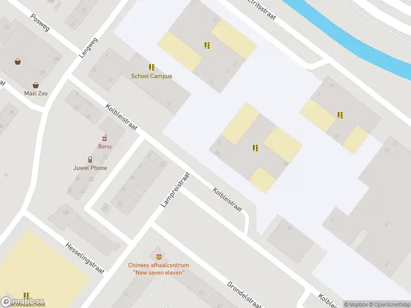 Ambulance met gepaste spoed naar de Kolbleistraat in Hoogvliet Rotterdam