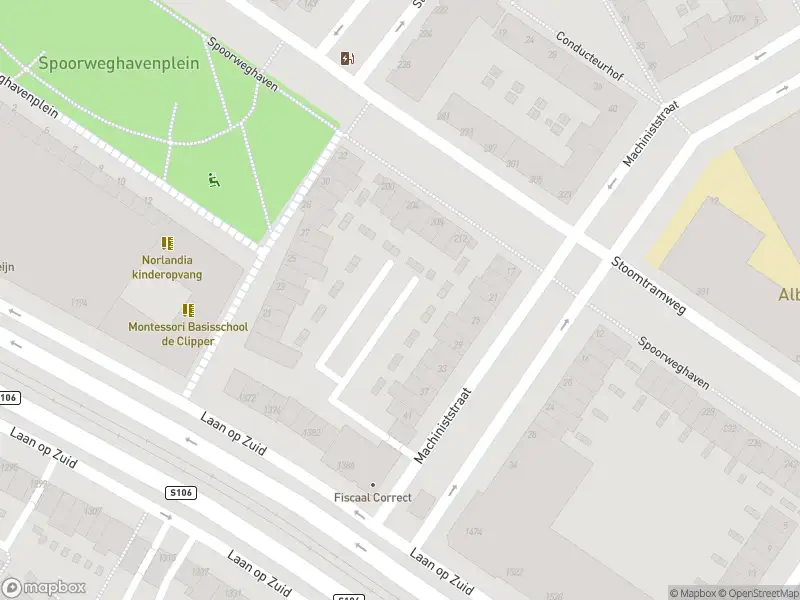 Ambulance met grote spoed naar de Spoorweghaven in Rotterdam