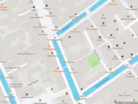 Ambulance met gepaste spoed naar de Congregatiehof in Delft