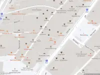 Ambulance met grote spoed naar de Zoutsteeg in Amsterdam