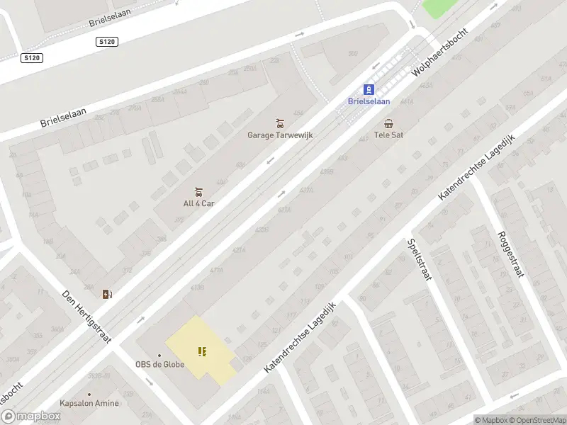 Brandweer met gepaste spoed naar de Bas Jungeriusstraat in Rotterdam