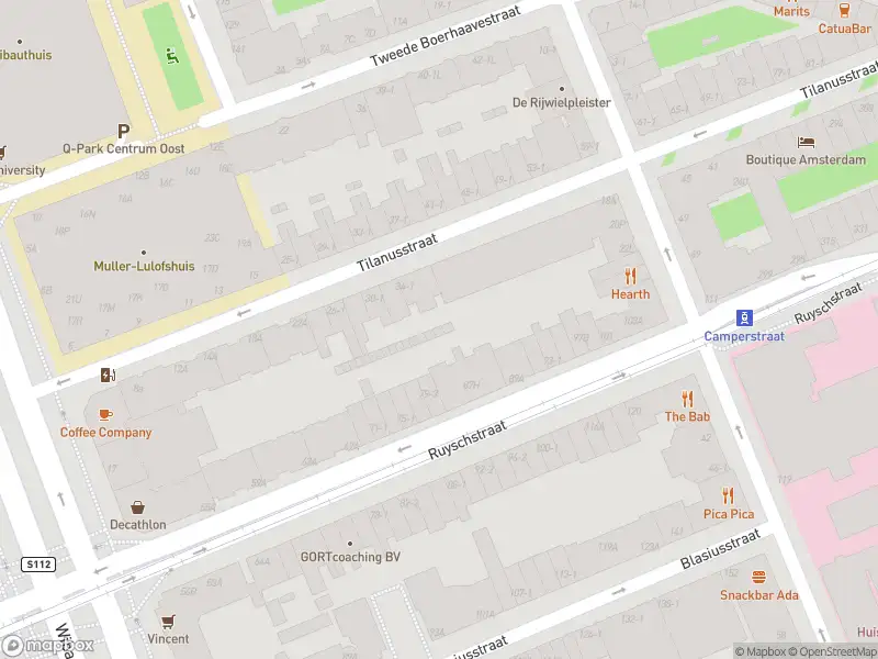 Ambulance met gepaste spoed naar de Camperstraat in Amsterdam