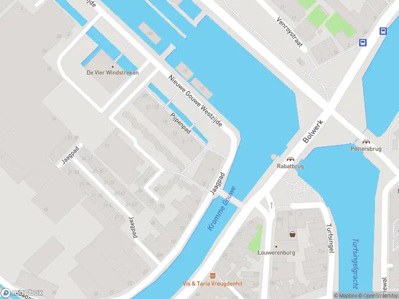 Ambulance met grote spoed naar de Pijpenpad in Gouda