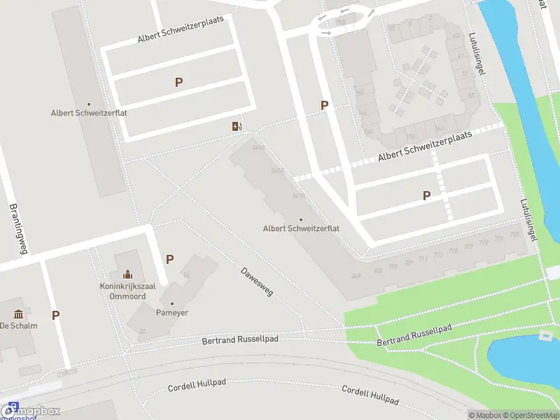 Ambulance met grote spoed naar de Albert Schweitzerplaats in Rotterdam