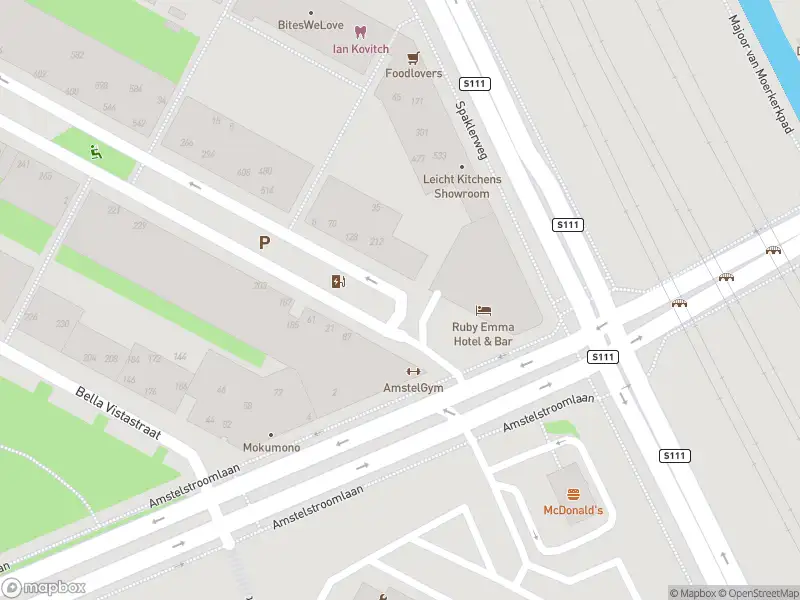 Brandweer met gepaste spoed naar de Amstelvlietstraat in Amsterdam vanwege een liftopsluiting