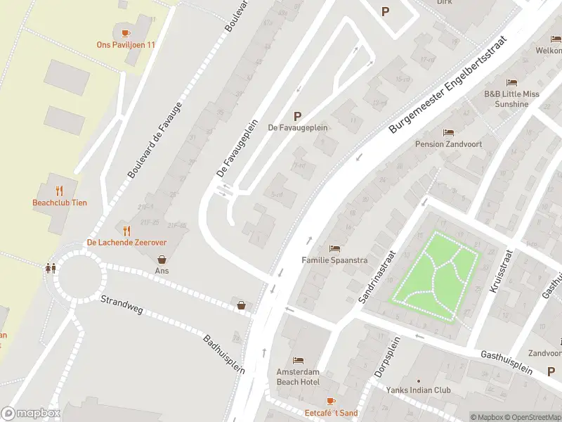 Ambulance met grote spoed naar de Passage in Zandvoort