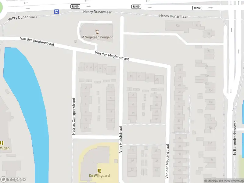 Ambulance met grote spoed naar de Van Hulststraat in Barendrecht