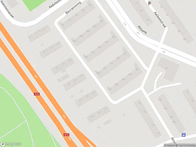 Ambulance met grote spoed naar de Becramming in Rotterdam