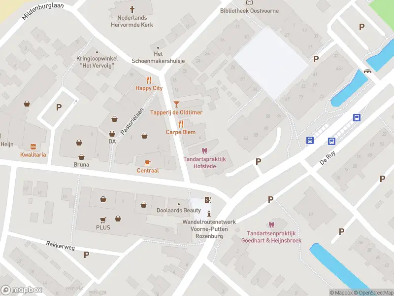 Ambulance met grote spoed naar de Burgemeester Letteweg in Oostvoorne