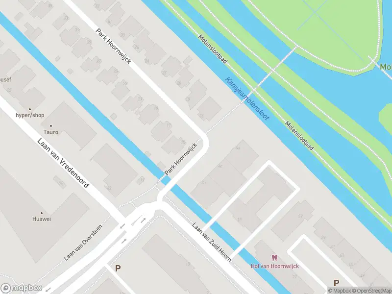 Ambulance met grote spoed naar de Park Hoornwijck in Rijswijk