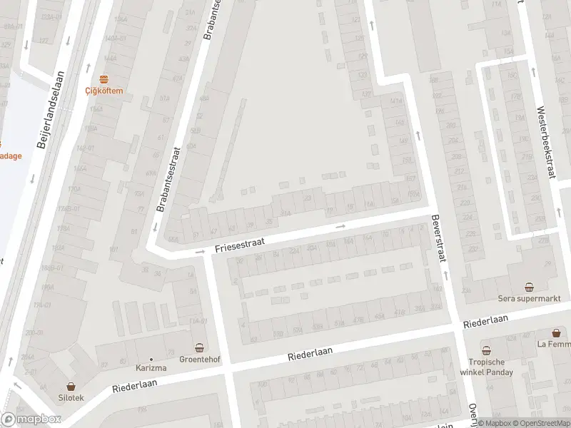 Ambulance met grote spoed naar de Friesestraat in Rotterdam