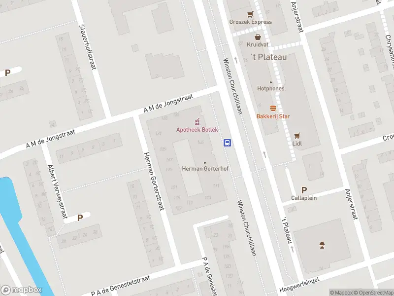 Ambulance met grote spoed naar de Winston Churchilllaan in Spijkenisse