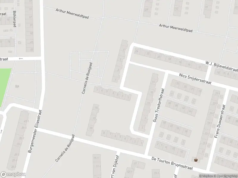 Ambulance met grote spoed naar de Hilbert van Dijkhof in Amsterdam