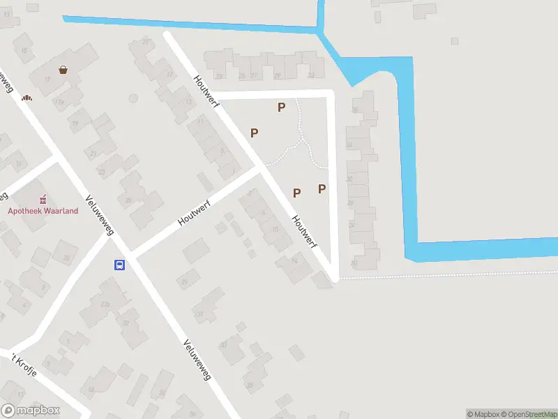 Brandweer met gepaste spoed naar de Houtwerf in Waarland