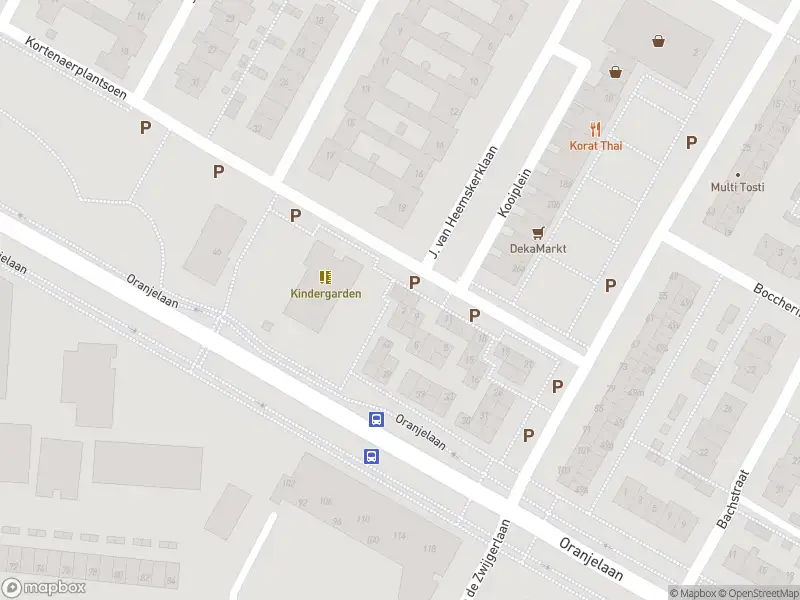 Ambulance met grote spoed naar de Kortenaerplantsoen in Castricum