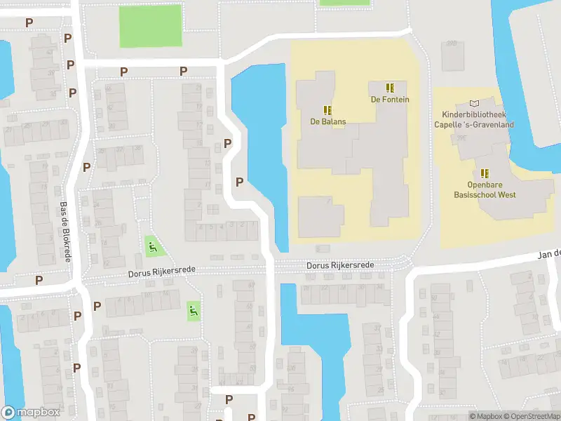 Brandweer met gepaste spoed naar de Coen Botrede in Capelle aan den IJssel vanwege afhijsen patient