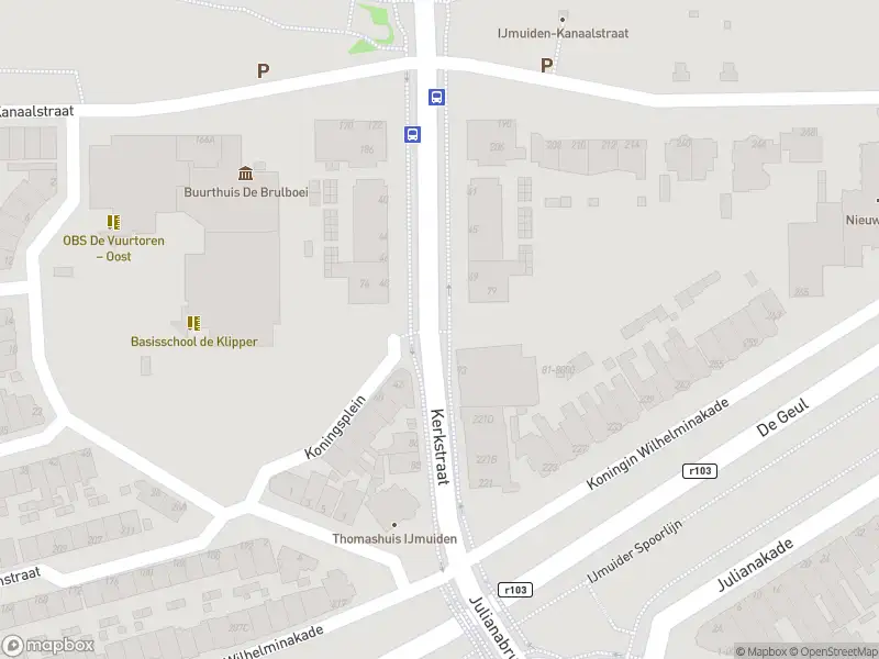 Ambulance met grote spoed naar de Kerkstraat in IJmuiden