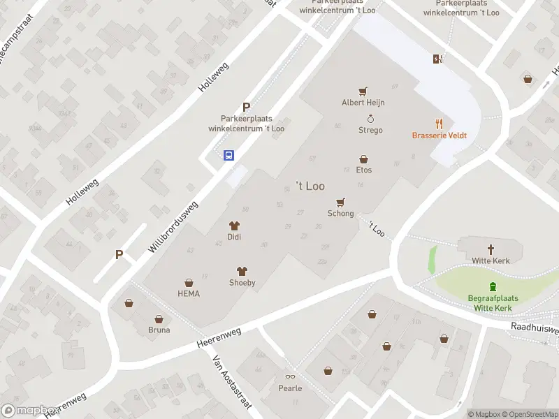 Ambulance met grote spoed naar de 't Loo in Heiloo