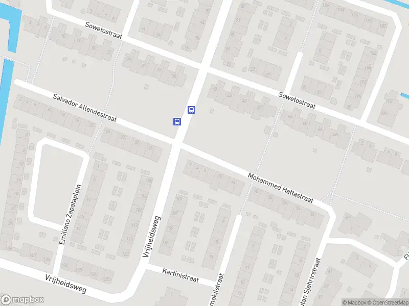 Ambulance met gepaste spoed naar de Steve Bikostraat in Haarlem