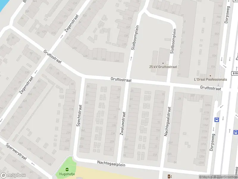 Ambulance met grote spoed naar de Zwaluwstraat in Rotterdam