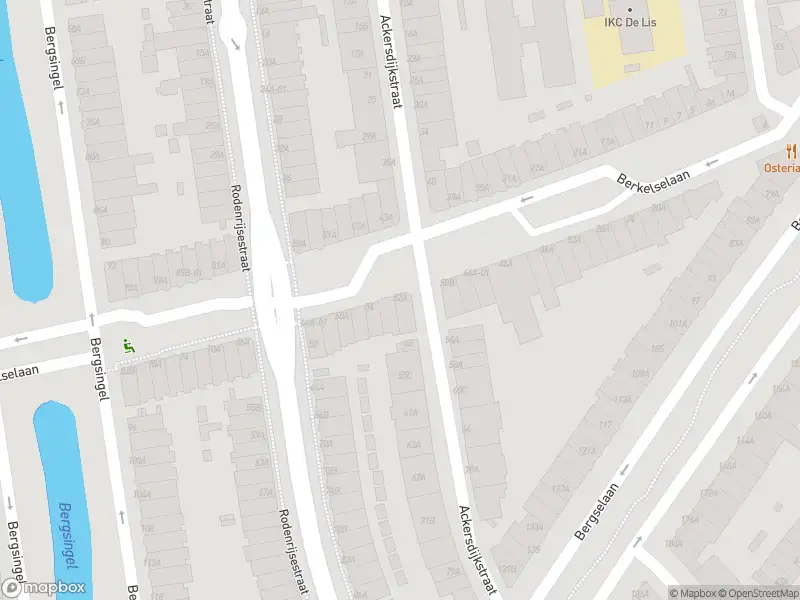 Ambulance naar de Berkelselaan in Rotterdam