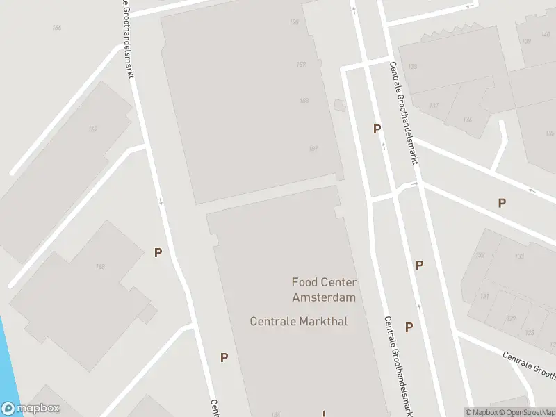 Ambulance met gepaste spoed naar de Vredenhofweg in Amsterdam