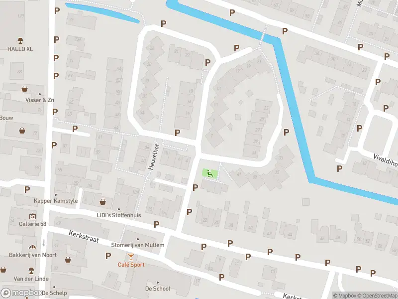 Ambulance met grote spoed naar de Heuvelhof in Waddinxveen