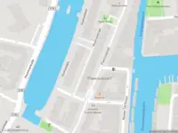 Ambulance met gepaste spoed naar de Houtmanstraat in Amsterdam