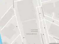 Ambulance met gepaste spoed naar de Vredenhofweg in Amsterdam