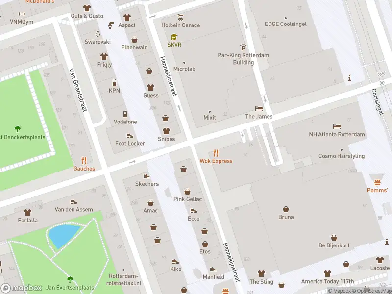 Ambulance met grote spoed naar de Hennekijnstraat in Rotterdam