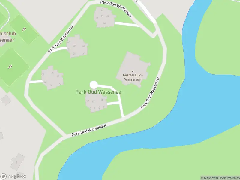 Ambulance met grote spoed naar de Park Oud Wassenaar in Wassenaar