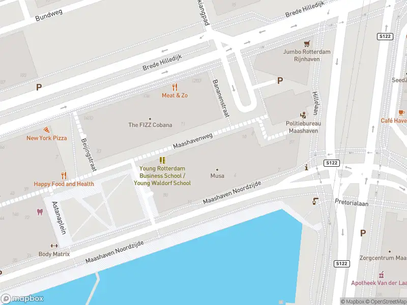 Ambulance met grote spoed naar de Maashavenweg in Rotterdam