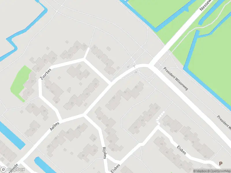 Ambulance met gepaste spoed naar de Aalbes in Rotterdam