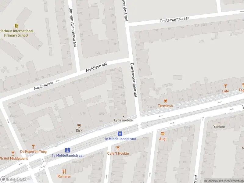 Ambulance met gepaste spoed naar de Duivenvoordestraat in Rotterdam