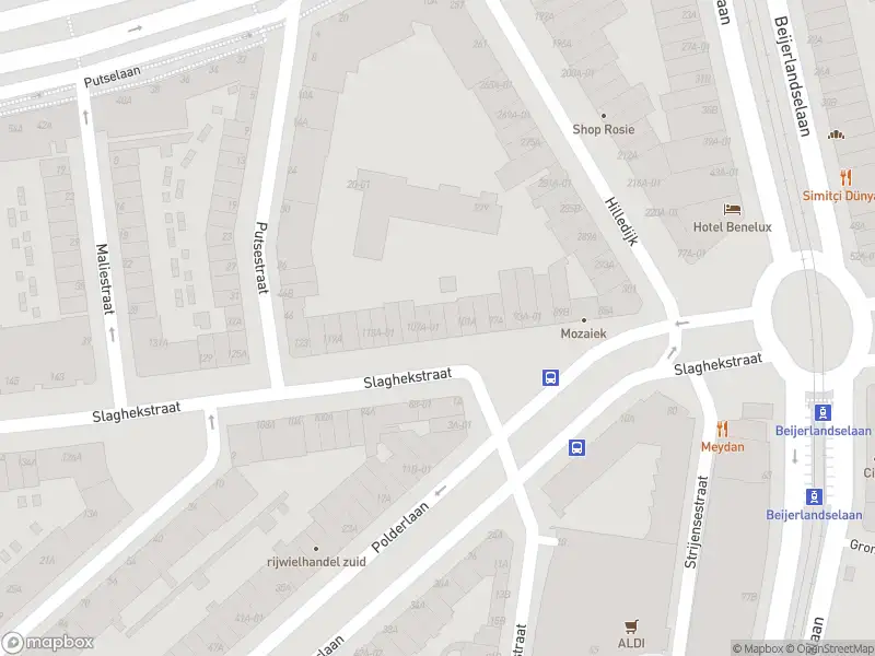 Ambulance met grote spoed naar de Slaghekstraat in Rotterdam