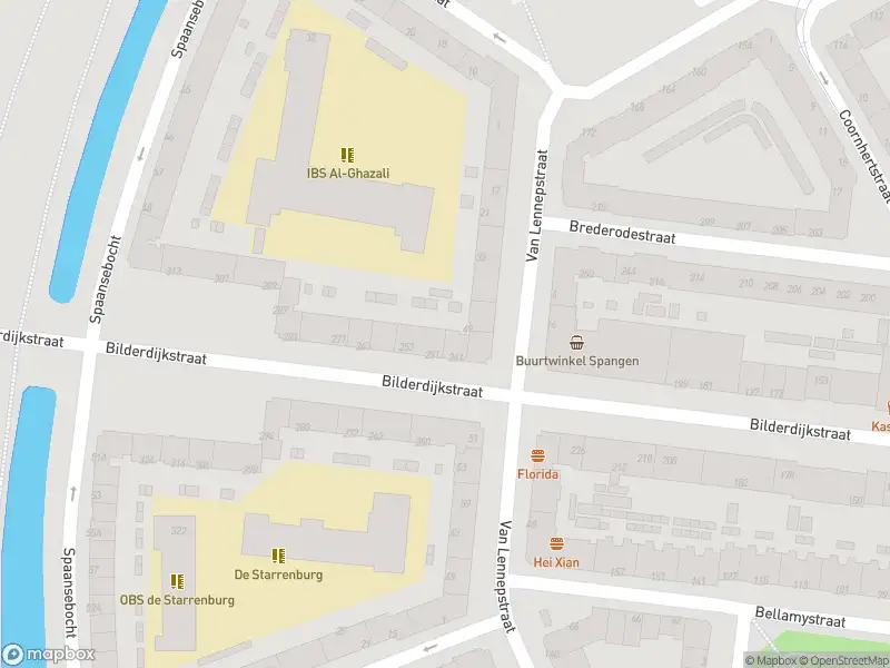 Ambulance met grote spoed naar de Bilderdijkstraat in Rotterdam