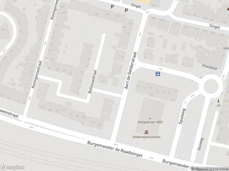 Ambulance met grote spoed naar de Bellevuestraat in Dordrecht